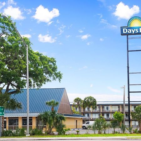 Days Inn Tampa North Of Busch Gardens 外观 照片